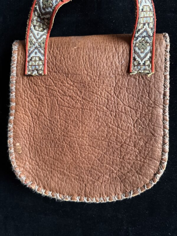 Leather shoulder strap purse with a quillwork 4-leaf clover - Image 4