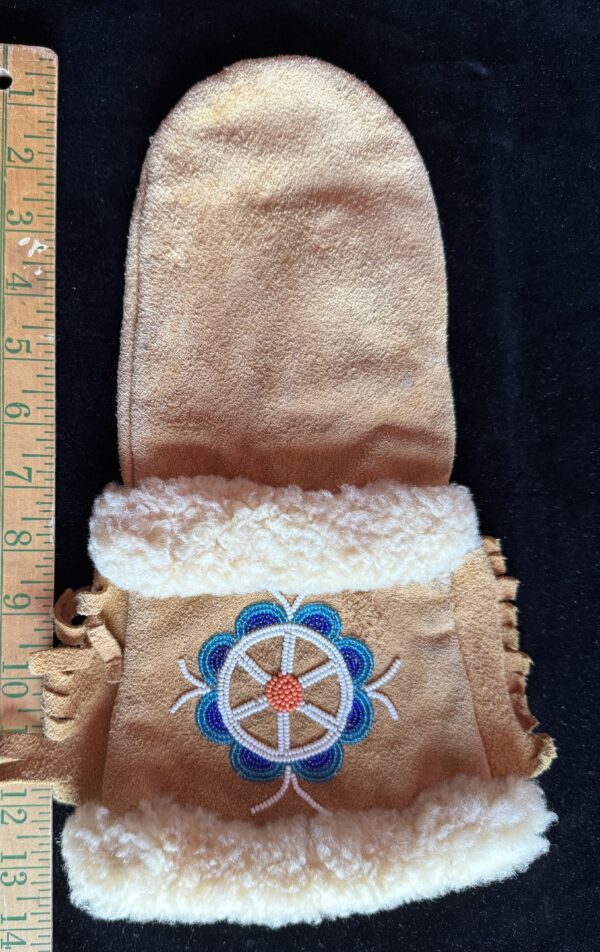 Mittens - leather with bead work gauntlet style - Image 2